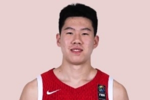 张子一适宜培养为后卫 我们需要高大的后卫和高体重的前锋