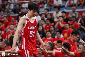 媒体人指出：中国男篮锋线处理球水平不佳，日本进攻端针对瀚森