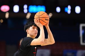 李贤重将不参加NBA夏联比赛，韩国篮协宣布其缺席世预赛第三窗口期赛事