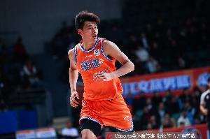 杨曦皓：评自己的菜鸟赛季50分，未来目标国家队立足