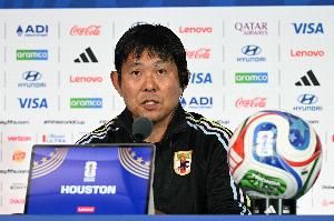 本田圭佑论日本教头职位：愿意试任一年 若未夺冠亚洲杯即辞职