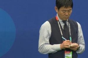死亡笔记：森保一再次拿出小本子记录，22年击败西班牙后这一幕走红