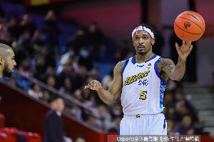直播吧:北京首钢将全力追求巴里·布朗、琼斯等高水平外援