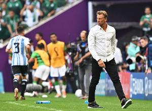 勒纳尔三届世界杯带领不同球队参赛，米卢五届世界杯连续带队