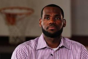 文胖：詹姆斯对ESPN利用决定1获取流量而自己承受全部指责表示不满