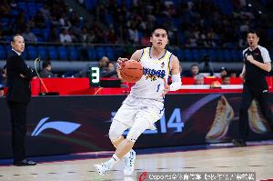 张云松论陈盈骏续约:顶级球员俱乐部享有优先签约权 无需过度忧虑