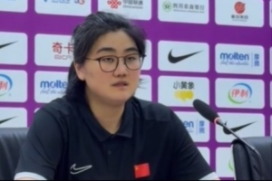 中国U17女篮教练:与职业俱乐部对抗,球员展现团队协作精神